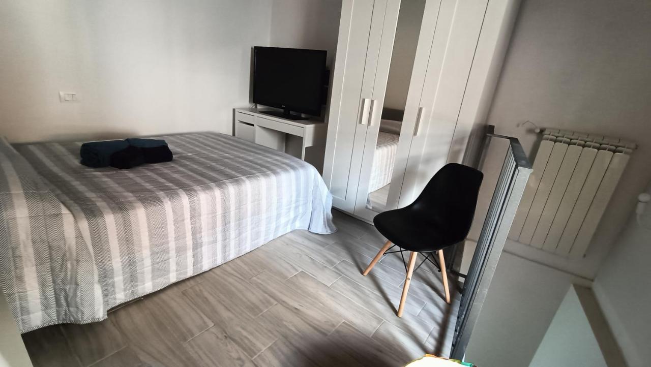 Casetta Tipica In Borgo, Indipendente, Ristrutturata LʼAquila Buitenkant foto